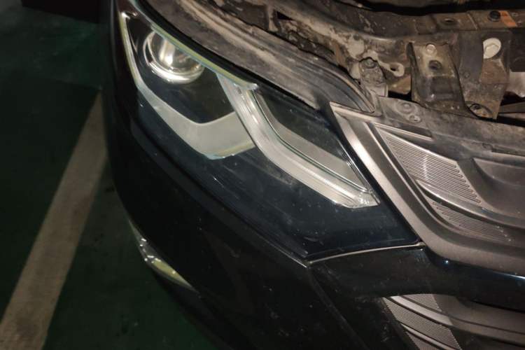 Used Chevrolet Equinox 2019 Redline 550T Automatic All-Wheel-Drive RS Model China VI Standard Right Front Headlight