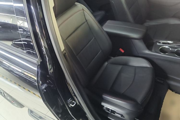 Used Chevrolet Equinox 2019 Redline 550T Automatic All-Wheel-Drive Trailblazer RS China VI Standard Right Front Seat