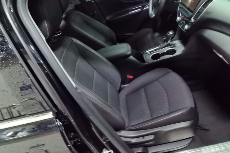 Used Chevrolet Equinox 2019 535T Automatic Lingjie Edition China VI Standard Right Front Seat