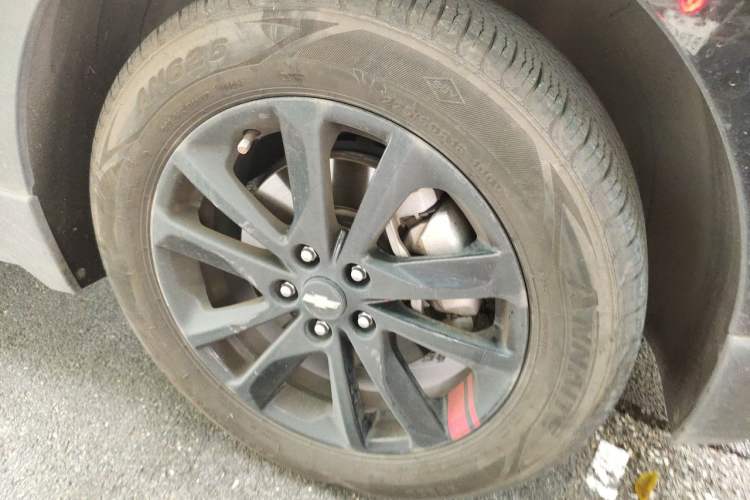Used Chevrolet Equinox 2019 Redline 550T Automatic All-Wheel-Drive Trailblazer RS China VI Standard Right Front Wheel Hub