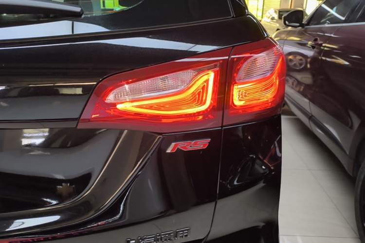 Used Chevrolet Equinox 2019 Redline 550T Automatic All-Wheel-Drive Trailblazer RS China VI Standard Right Rear Taillight