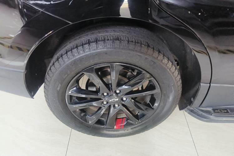 Used Chevrolet Equinox 2019 Redline 550T Automatic All-Wheel-Drive Trailblazer RS China VI Standard Right Rear Wheel Hub