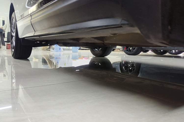 Used Chevrolet Equinox 2019 Redline 550T Automatic All-Wheel-Drive Trailblazer RS China VI Standard Right Side Sill