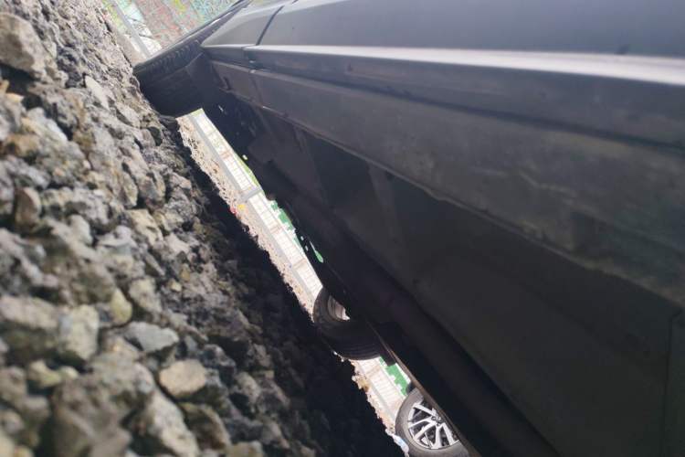 Used Chevrolet Equinox 2019 535T Automatic YuJie Edition China VI Right Side Sill
