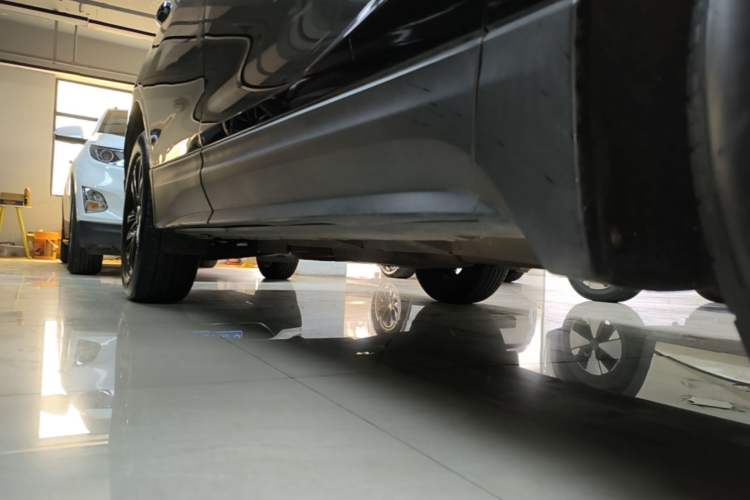 Used Chevrolet Equinox 2019 Redline 550T Automatic All-Wheel-Drive Trailblazer RS China VI Standard Right Side Sill