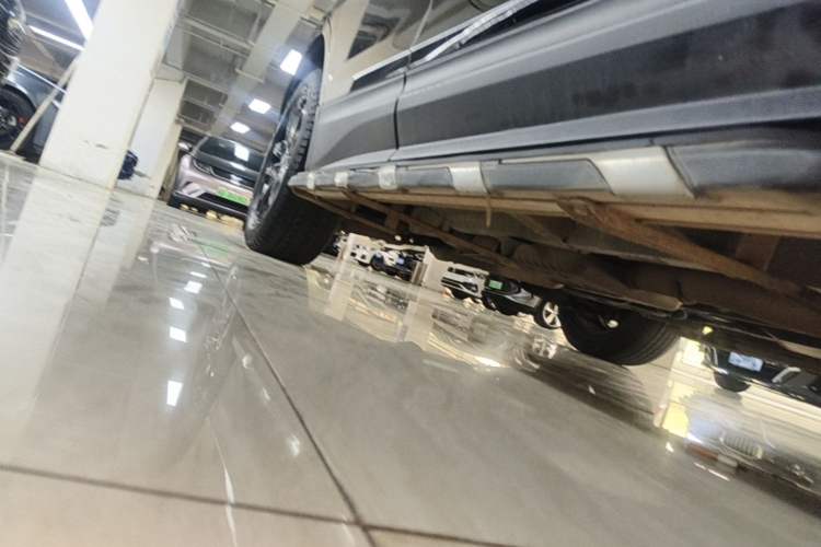 Used Chevrolet Equinox 2019 Redline 550T Automatic All-Wheel-Drive Trailblazer RS China VI Standard Right Side Sill