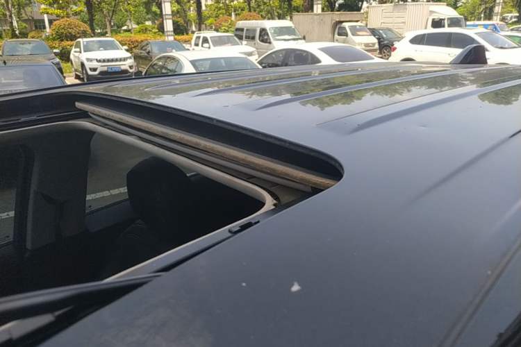 Used Chevrolet Equinox 2019 535T Automatic Lingjie Edition China VI Standard Roof