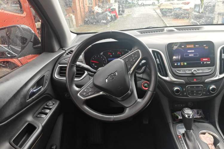 Used Chevrolet Equinox 2019 535T Automatic YuJie Edition China V Standard Steering Wheel