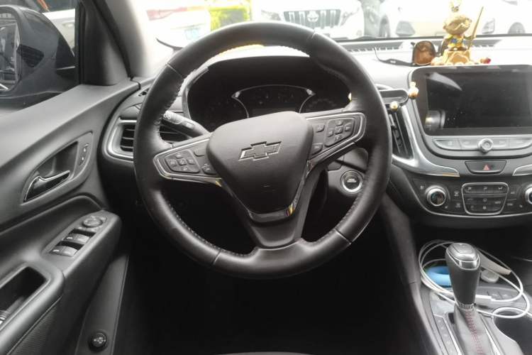 Used Chevrolet Equinox 2019 Redline 550T Automatic All-Wheel-Drive Trailblazer RS China VI Standard Steering Wheel