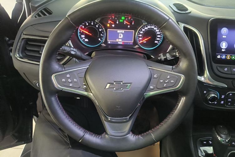 Used Chevrolet Equinox 2019 Redline 550T Automatic All-Wheel-Drive Trailblazer RS China VI Standard Steering Wheel