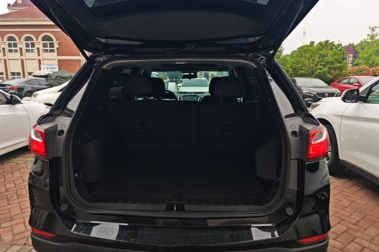 Used Chevrolet Equinox 2019 535T Automatic Chijie Edition China VI Trunk