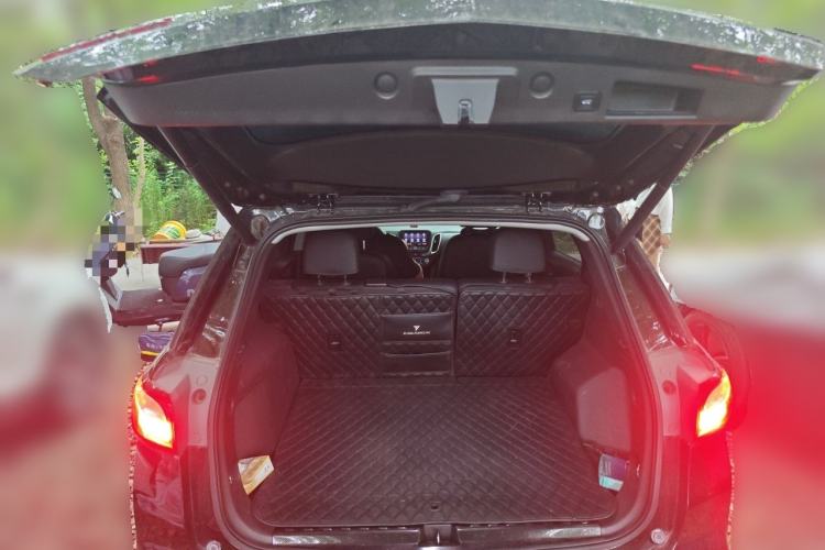 Used Chevrolet Equinox 2019 535T Automatic YuJie Edition China VI Trunk