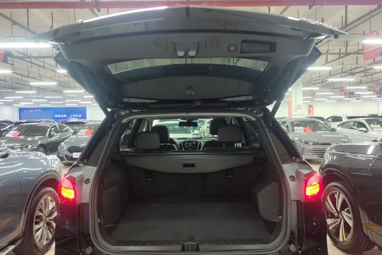 Used Chevrolet Equinox 2019 535T Automatic YuJie Edition China VI Trunk