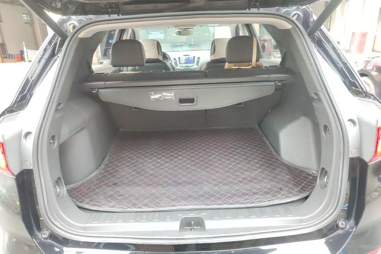 Used Chevrolet Equinox 2019 535T Automatic YuJie Edition China VI Trunk
