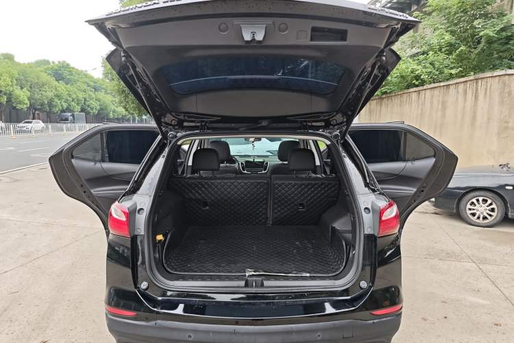 Used Chevrolet Equinox 2019 535T Automatic Chijie Edition China VI Trunk