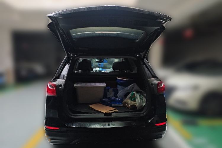 Used Chevrolet Equinox 2019 535T Automatic YuJie Edition China VI Trunk