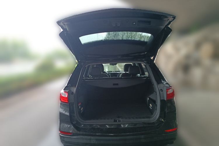 Used Chevrolet Equinox 2019 535T Automatic YuJie Edition China V Standard Trunk