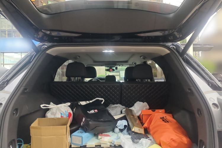 Used Chevrolet Equinox 2019 535T Automatic YuJie Edition China VI Trunk