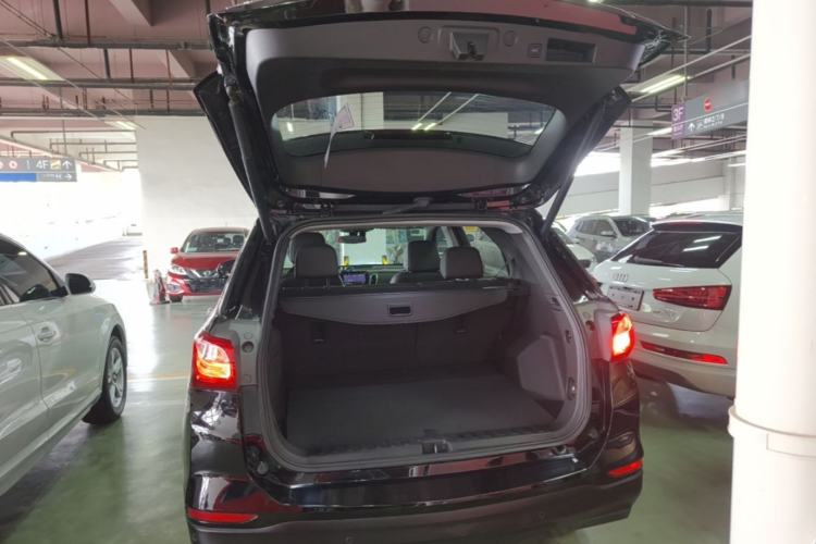 Used Chevrolet Equinox 2019 535T Automatic YuJie Edition China VI Trunk