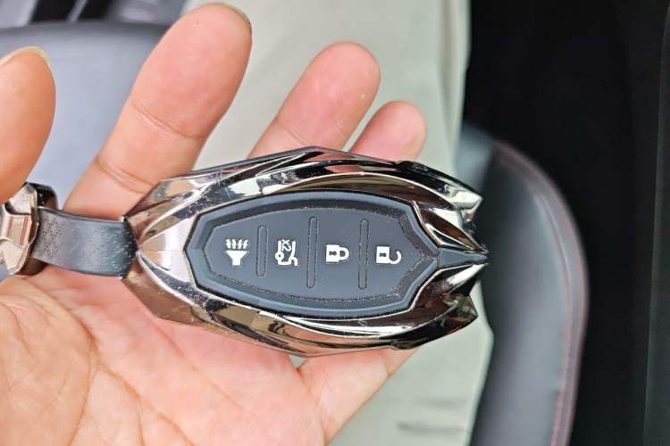 Used Chevrolet Equinox 2019 Redline 550T Automatic All-Wheel-Drive RS Model China VI Standard Vehicle Key