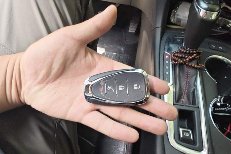 Used Chevrolet Equinox 2019 Redline 550T Automatic All-Wheel-Drive Trailblazer RS China VI Standard Vehicle Key