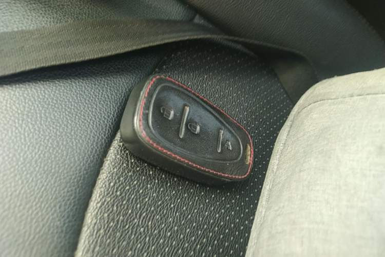 Used Chevrolet Equinox 2019 535T Automatic Lingjie Edition China VI Standard Vehicle Key