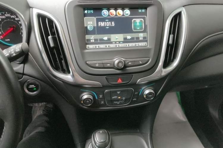 Used Chevrolet Equinox 2019 535T Automatic Chijie Edition China VI Audio And AC Panel