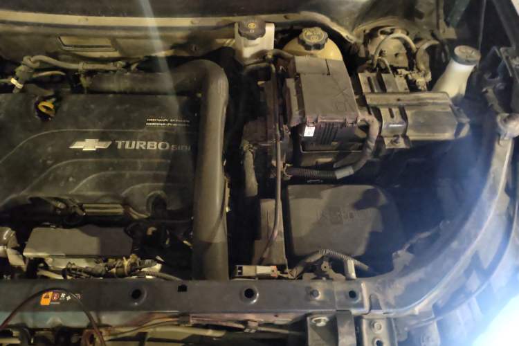 Used Chevrolet Equinox 2019 535T Automatic Chijie Edition China VI Engine Bay Left