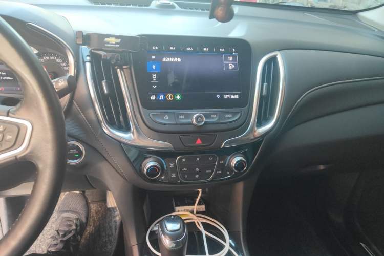 Used Chevrolet Equinox 2019 535T Automatic YuJie Edition China V Standard Audio And AC Panel