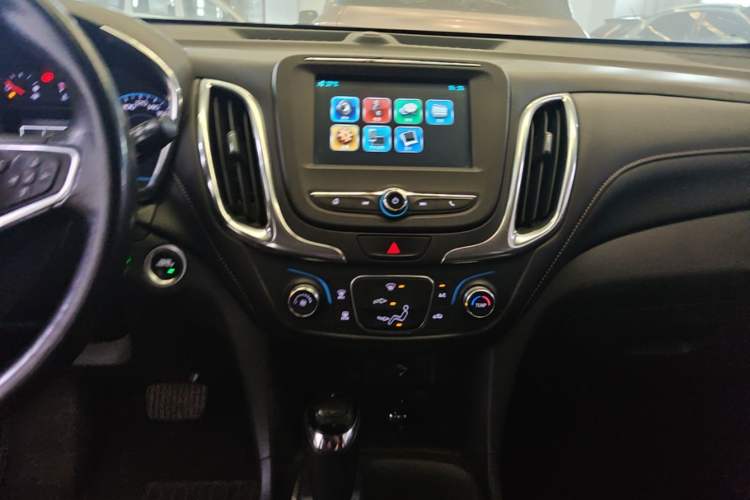 Used Chevrolet Equinox 2019 535T Automatic Chijie Edition China V Standard Audio And AC Panel