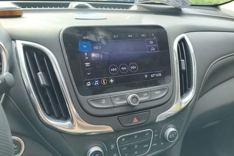 Used Chevrolet Equinox 2019 535T Automatic YuJie Edition China V Standard Audio And AC Panel