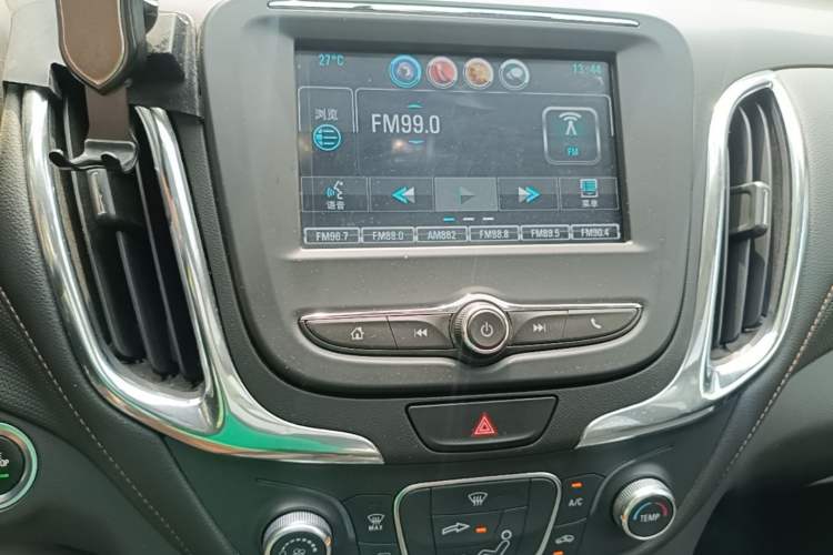 Used Chevrolet Equinox 2019 535T Automatic Chijie Edition China V Standard Audio And AC Panel