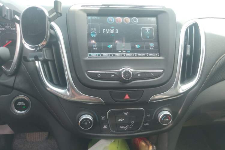 Used Chevrolet Equinox 2019 535T Automatic Chijie Edition China VI Audio And AC Panel