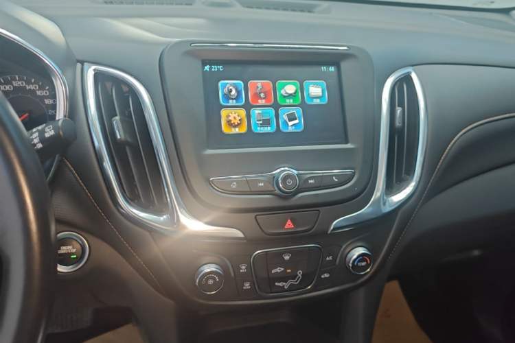 Used Chevrolet Equinox 2019 535T Automatic Chijie Edition China VI Audio And AC Panel