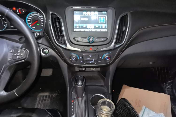 Used Chevrolet Equinox 2019 535T Automatic Chijie Edition China VI Audio And AC Panel