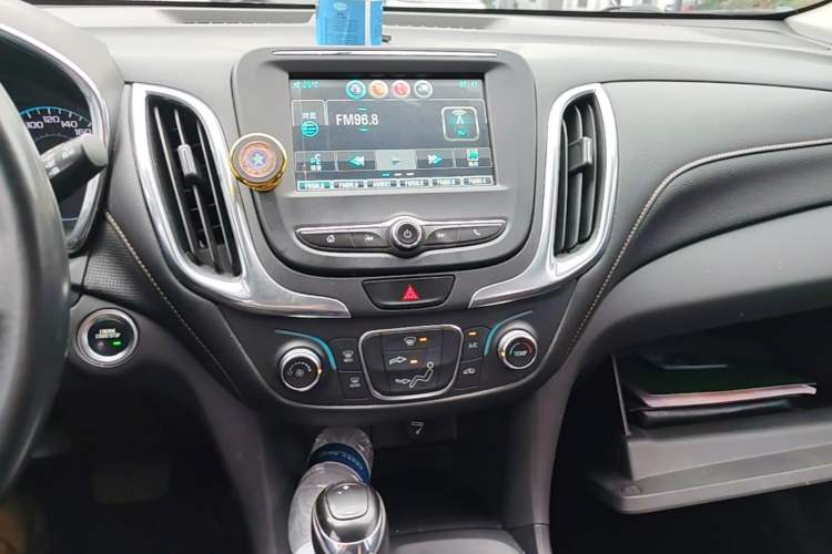 Used Chevrolet Equinox 2019 535T Automatic Chijie Edition China VI Audio And AC Panel