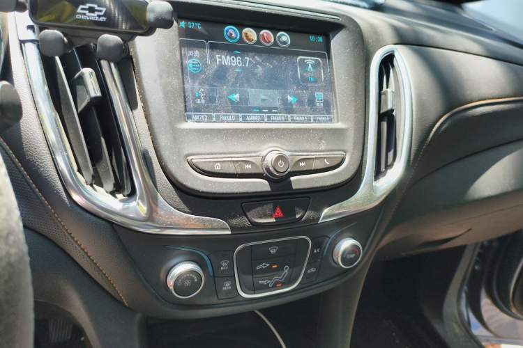 Used Chevrolet Equinox 2019 535T Automatic Chijie Edition China VI Audio And AC Panel