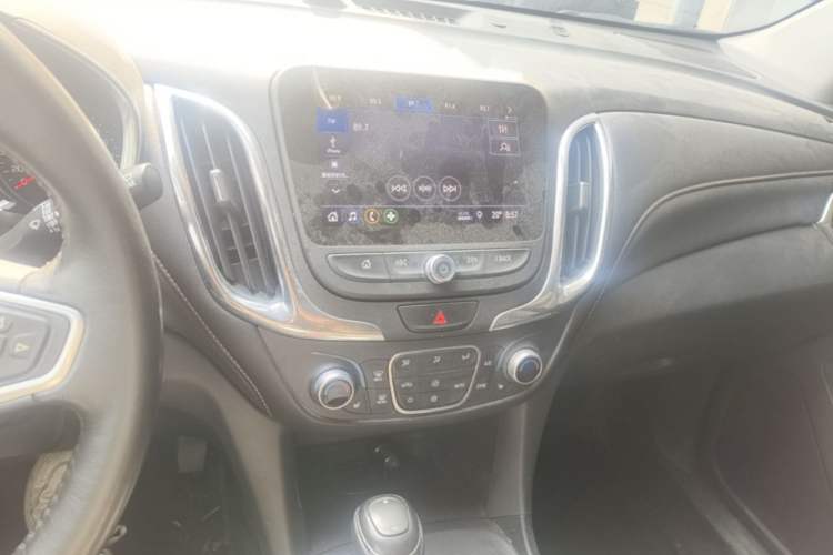 Used Chevrolet Equinox 2019 535T Automatic YuJie Edition China V Standard Audio And AC Panel