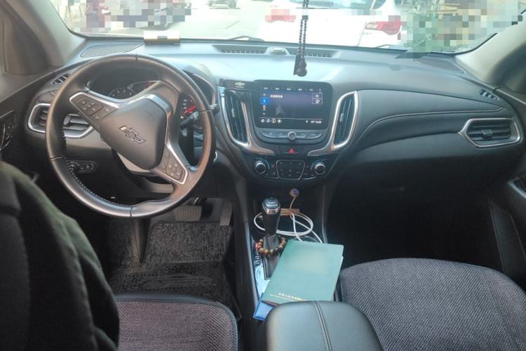 Used Chevrolet Equinox 2019 535T Automatic YuJie Edition China V Standard Center Console
