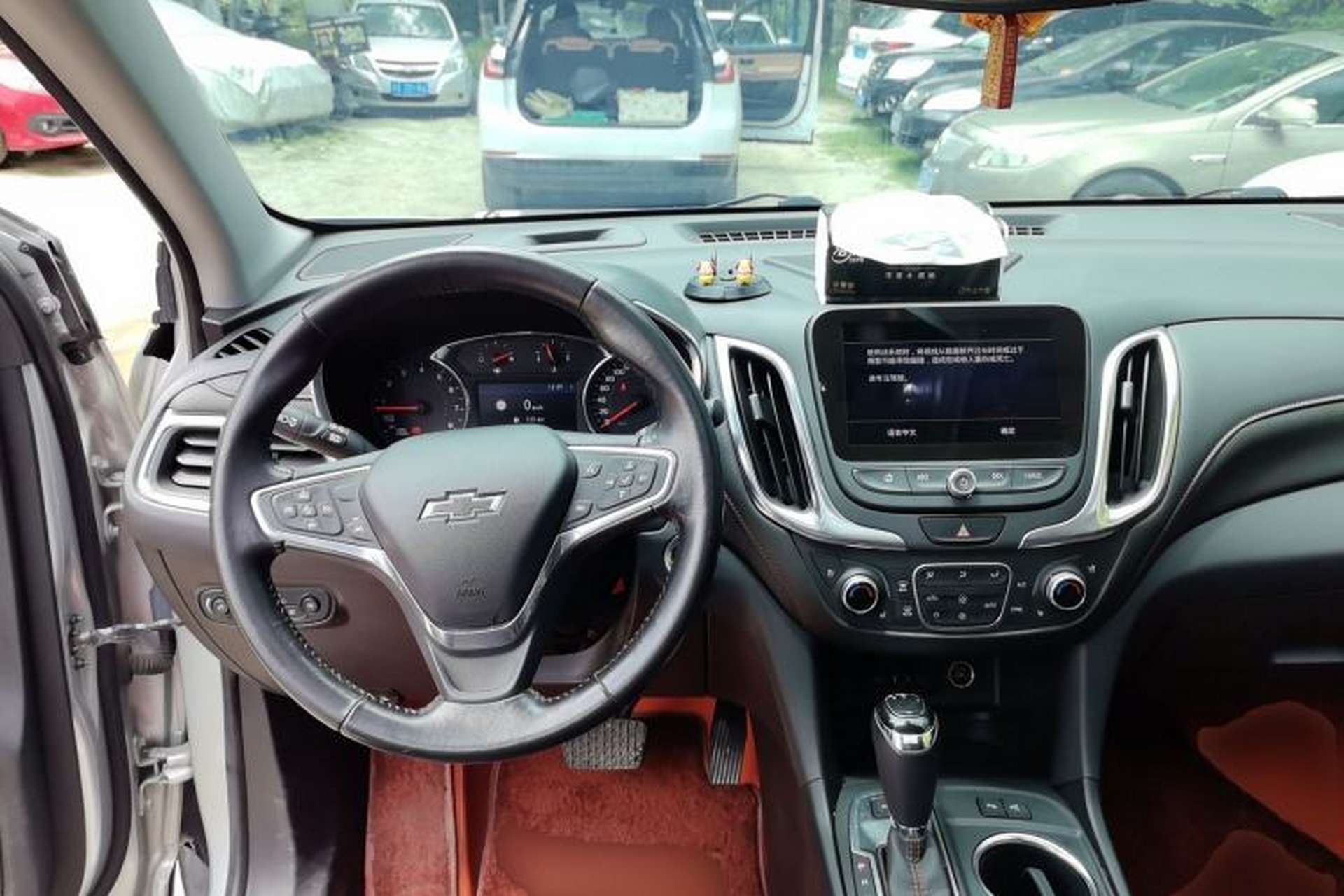 Used Chevrolet Equinox 2019 Redline 550T Automatic All-Wheel-Drive Trailblazer RS China VI Standard Center Console