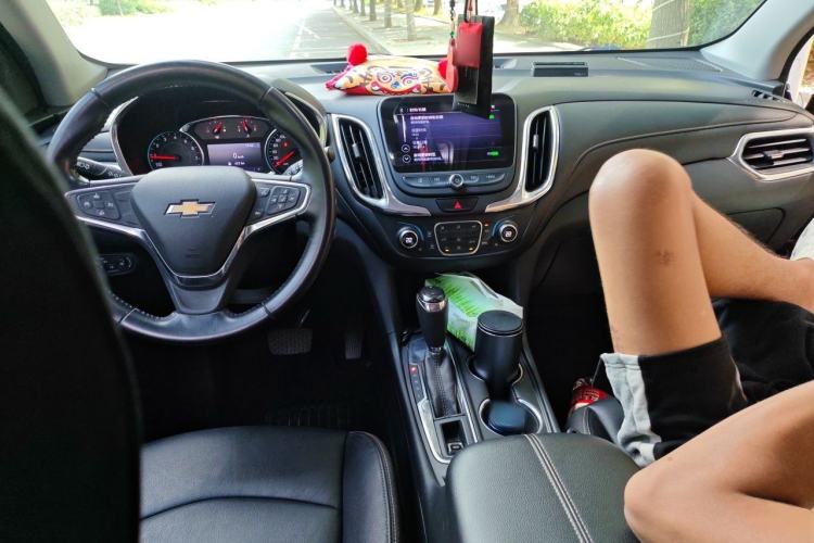 Used Chevrolet Equinox 2019 535T Automatic YuJie Edition China V Standard Center Console