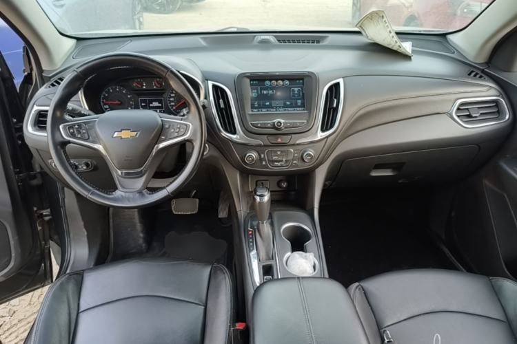 Used Chevrolet Equinox 2019 535T Automatic Chijie Edition China VI Center Console