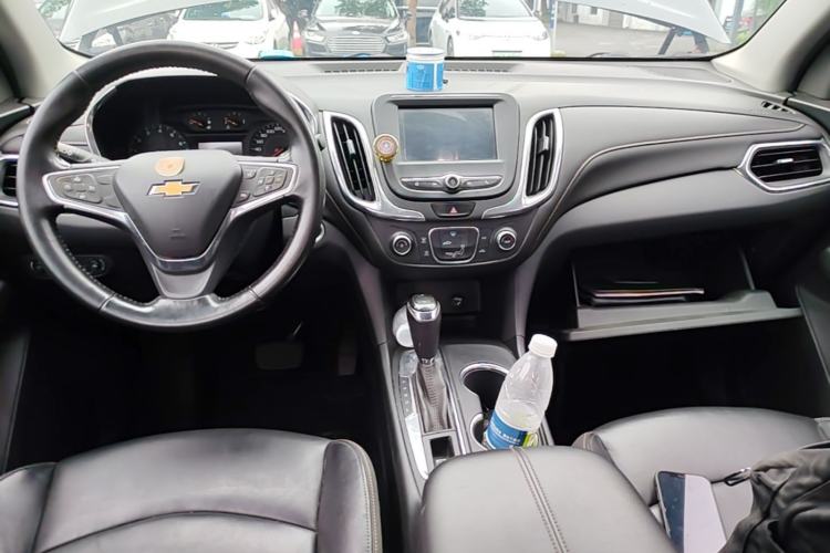 Used Chevrolet Equinox 2019 535T Automatic Chijie Edition China VI Center Console