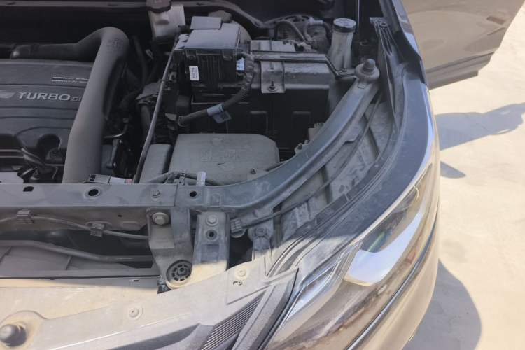 Used Chevrolet Equinox 2019 535T Automatic Chijie Edition China VI Engine Bay Left