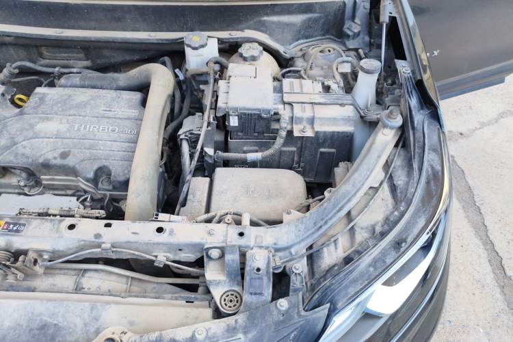 Used Chevrolet Equinox 2019 535T Automatic Lingjie Edition China VI Standard Engine Bay Left