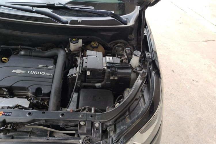 Used Chevrolet Equinox 2019 535T Automatic YuJie Edition China VI Engine Bay Left