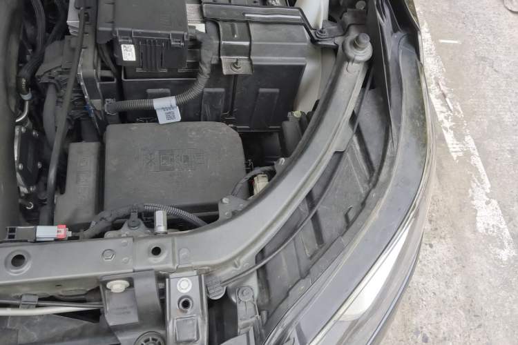 Used Chevrolet Equinox 2019 535T Automatic YuJie Edition China V Standard Engine Bay Left