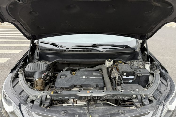 Used Chevrolet Equinox 2019 535T Automatic Chijie Edition China VI Engine Bay
