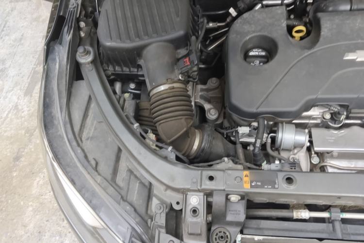 Used Chevrolet Equinox 2019 535T Automatic YuJie Edition China V Standard Engine Bay Right