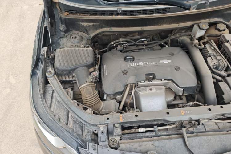 Used Chevrolet Equinox 2019 Redline 550T Automatic All-Wheel-Drive RS Model China V Standard Engine Bay Right